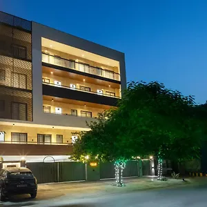 Aparthotel Perch Service Dlf Cyber, Gurgaon