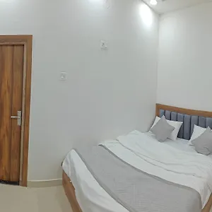 Rohit ,agra Cantt Railway Station Guest house Agra (Uttar Pradesh)