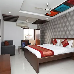 Hotel Capital O 10025 Hotel Flora Inn, Gurgaon